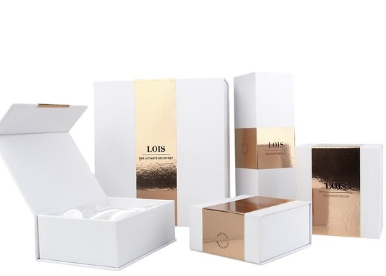 buon prezzo Scatola di cartone di carta cosmetica di lusso di Eco di colore di Pantone della scatola della stagnola calda del bollo in linea